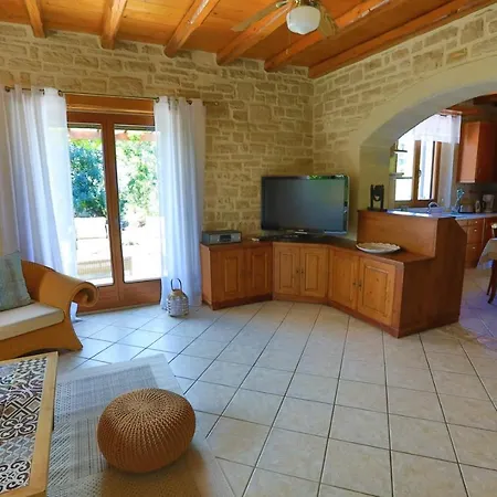 Villa Harmony, Steinvilla